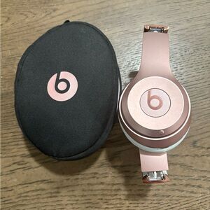 Beats Rose Gold Wireless Headphones Solo3